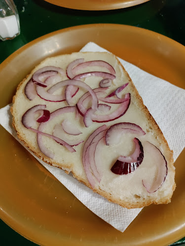 Óbester Borozó - Vendéglátás