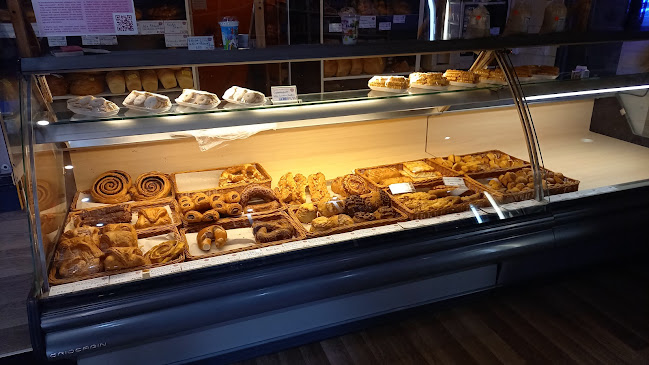 Pismányi Kézműves Pékség - Vendéglátás