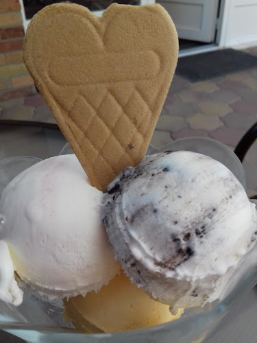 Opinii despre Jávor Cukrászda és Fagyizó în Dabas - Vendéglátás