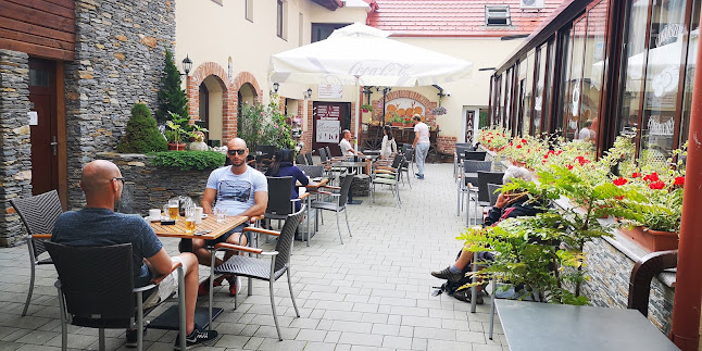 Comentarii opinii despre Kerekes Cukrászda, Bozsok