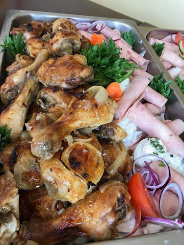 Váchartyán, Fő út 100, 2164