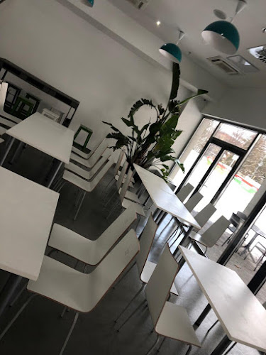 Budapest, Testnevelési Egyetem, Alkotás u. 48-K" épület, 1123