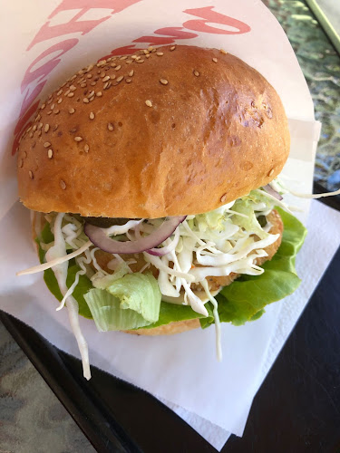 Comentarii opinii despre Sarok Büfé