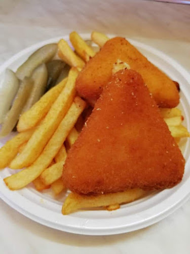 Comentarii opinii despre Ízek Háza büfé