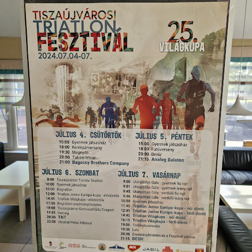 Opinii despre Castello Cukrászda în Tiszaújváros - Vendéglátás