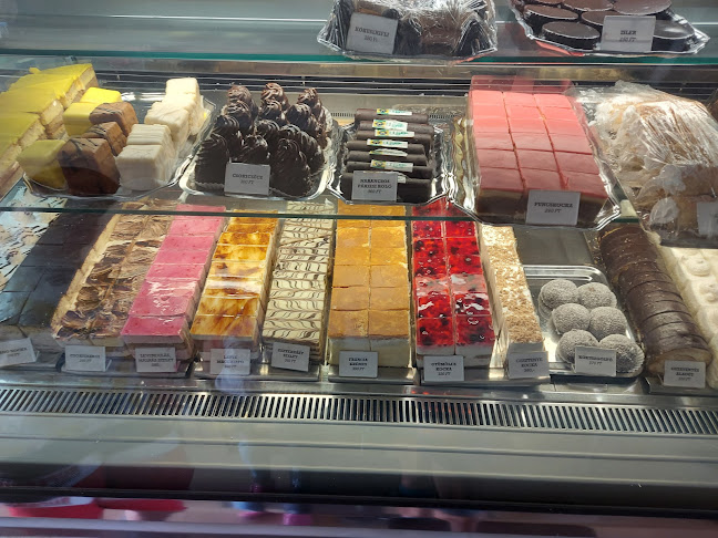 Opinii despre Korona Cukrászda în Csorna - Vendéglátás