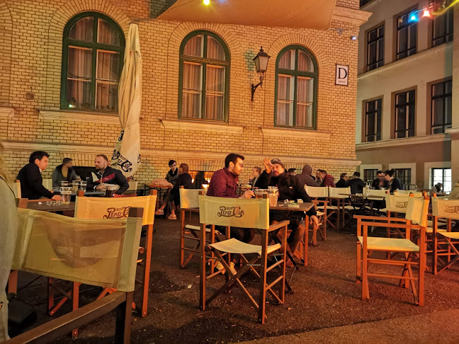 Comentarii opinii despre Könyvtár Klub & Treffort Kert