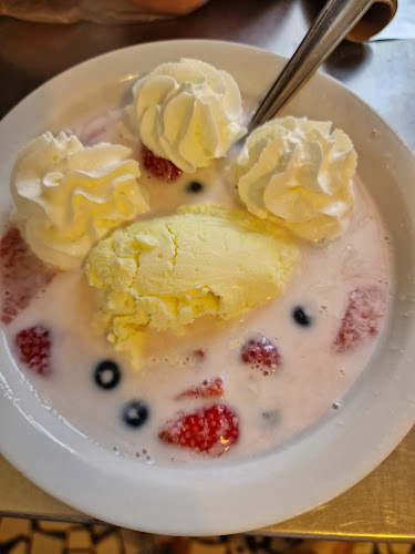 Comentarii opinii despre Pizzeria Gastro Salamone Kft.