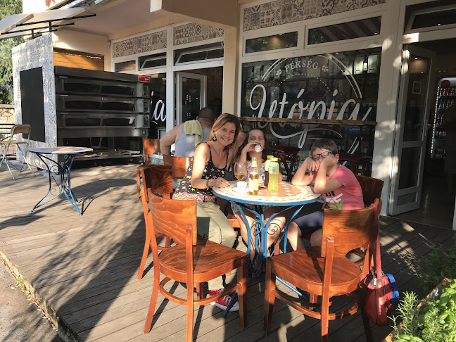 Utópia pékség és kávézó(pizzázó)