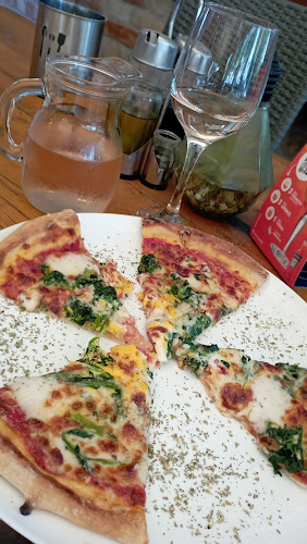 Opinii despre Pizza Zamárdi în Zamárdi - Vendéglátás