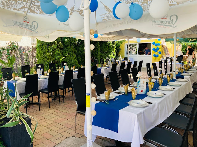 Adam's Kávézó, Étel- és Koktélbár