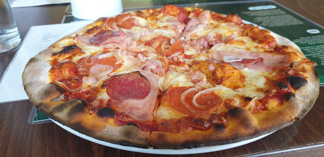 Váchartyán, Fő út 100, 2164