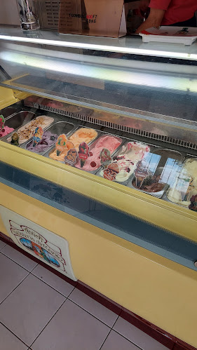 Opinii despre Zsiráf Cukrászda în Balatonszepezd - Vendéglátás