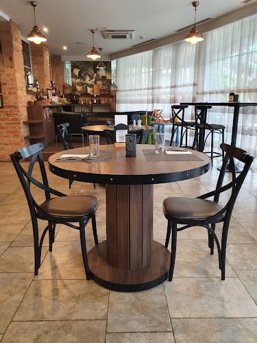 Renomé Café & Bistro - Vendéglátás