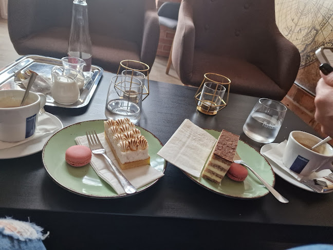 Macaron Kávézó és Cukrászda - Vendéglátás