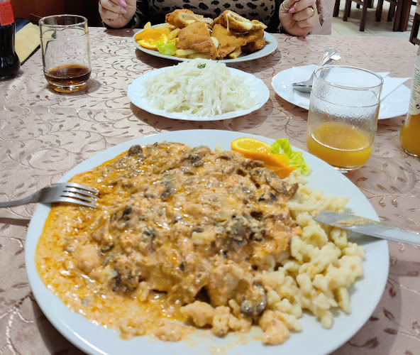 Fehèrló Ètterem Ès Rendezvènyház,Fehérló Panzió