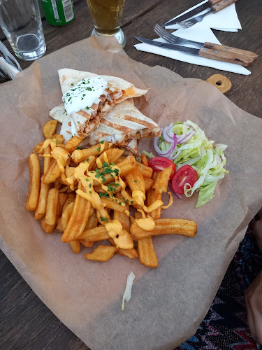 Görbe Tök Falatozó és Kiskocsma - Ságvár