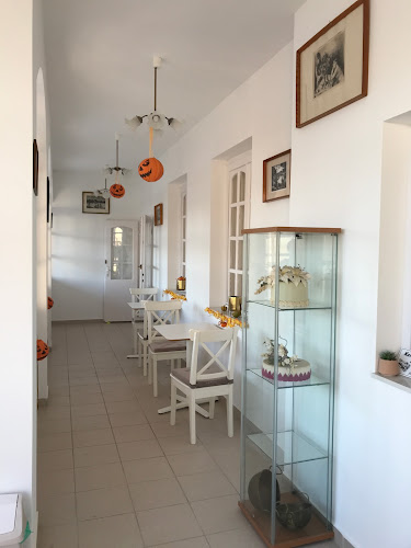 Opinii despre Mayer Cake Cukrászda în Ercsi - Vendéglátás