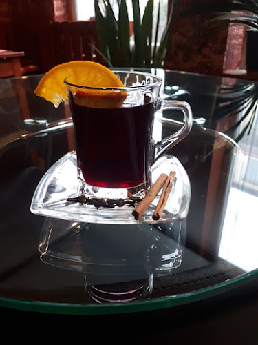 Kakukk Borozó - Vendéglátás