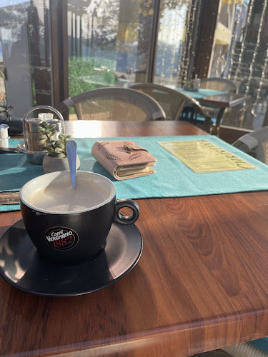 Opinii despre Kafana Kávézó és Delikát Kft. în Szentendre - Vendéglátás