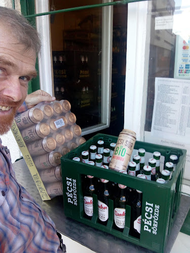 Opinii despre Pécsi Sör Márkabolt în Pécs - Vendéglátás