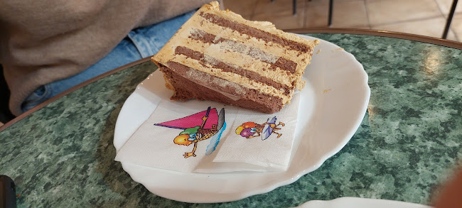 Opinii despre Harmat Cukrászda în Villány - Vendéglátás