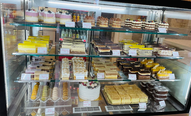 Macaron Kávézó és Cukrászda - Vendéglátás