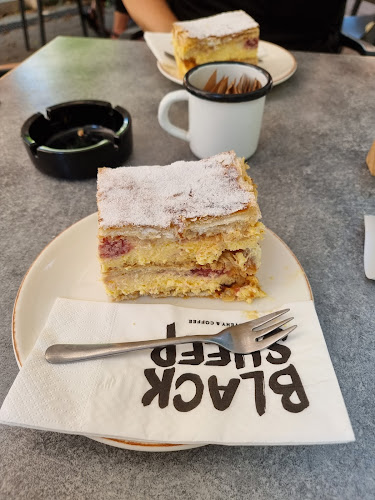 Opinii despre Black Sheep Kávéház Debrecen în Debrecen - Vendéglátás