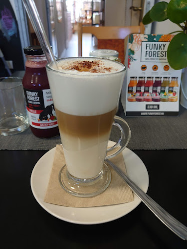 Eger, Almagyar u. 8, 3300