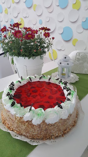 Nasi Fagylaltozó - Vendéglátás