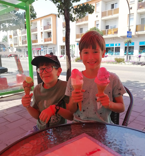 Opinii despre Centrum Fagyizó în Hatvan - Vendéglátás