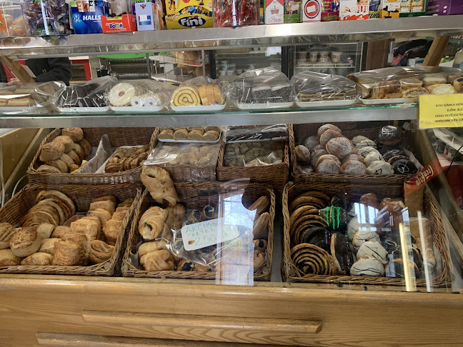 Opinii despre Kabai pékség în Szigetszentmiklós - Vendéglátás