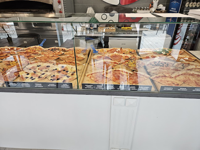 La pizza di famiglia Pizzaszelet Bár - Szombathely