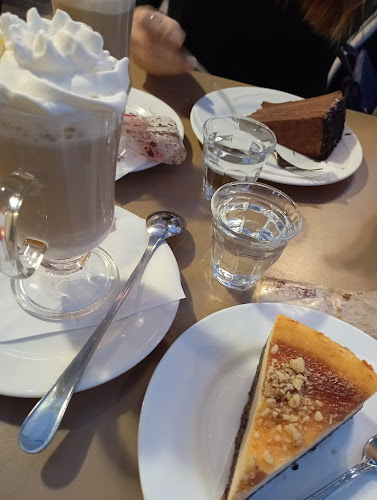 Cziniel Cukrászda és Találkozóhely - Vendéglátás