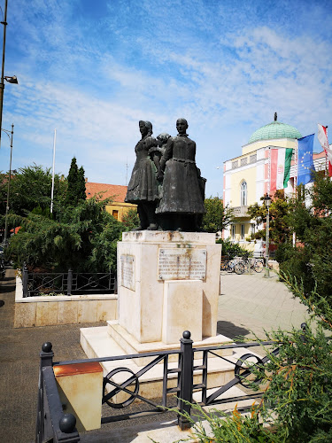 Mohács, Szentháromság u. 37, 7700