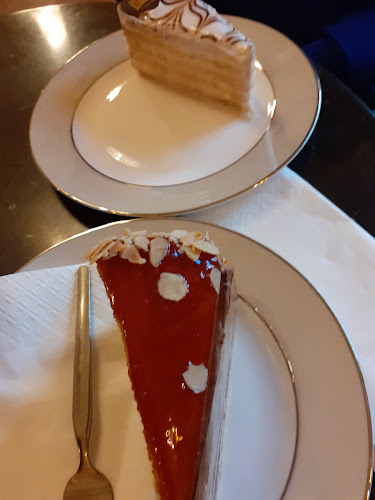 Comentarii opinii despre Művész Kávéház