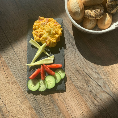 Opinii despre Camping Bistro Lipót în Lipót - Vendéglátás