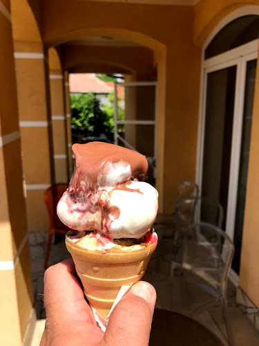 Comentarii opinii despre Kapitány Cukrászda