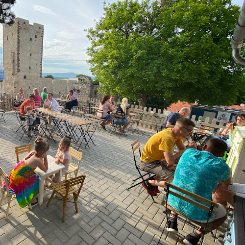 Mátyás Udvar Bisztró & Terasz - Vendéglátás