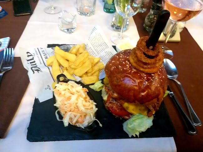 Comentarii opinii despre Paulaner Pizzéria-Söröző Deja Vu Panzió