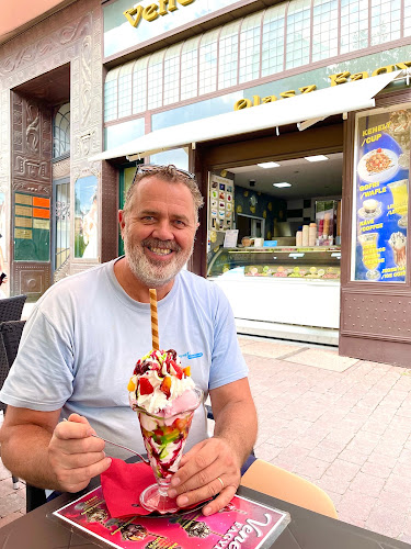 Venezia Fagylaltozó - Vendéglátás