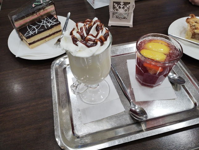 Comentarii opinii despre Dóm Cukrászda