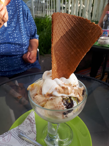 Opinii despre Melódia Cukrászda în Seregélyes - Vendéglátás