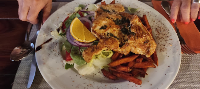 Udvarház Vendéglő - Vendéglátás