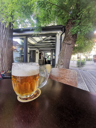 Esztergom, Vörösmarty u., 2500