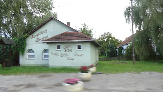 Opinii despre Árnyas Kert bisztró în Ragály - Vendéglátás