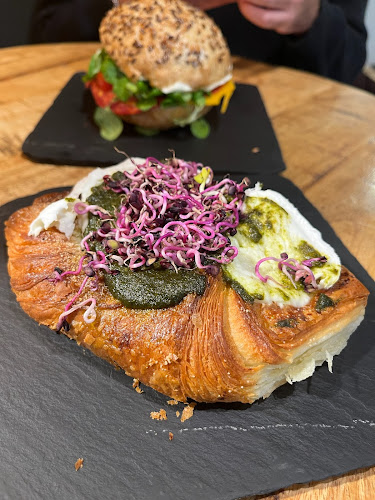 Opinii despre Bageri Pekseg în Budapest - Vendéglátás