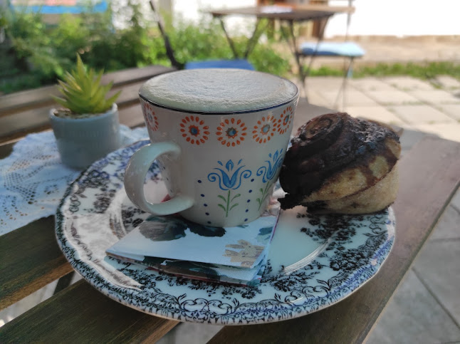 Opinii despre Sóvárgó Cukrászműhely în Zsámbék - Vendéglátás