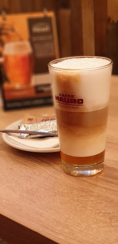 Comentarii opinii despre Villanyrendőr Sörbár