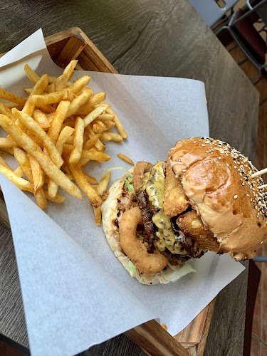 Luki's Burger - Tass